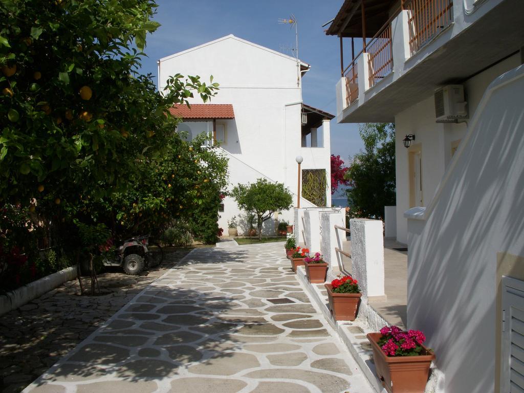 Likourgos Beach Kavos Ngoại thất bức ảnh